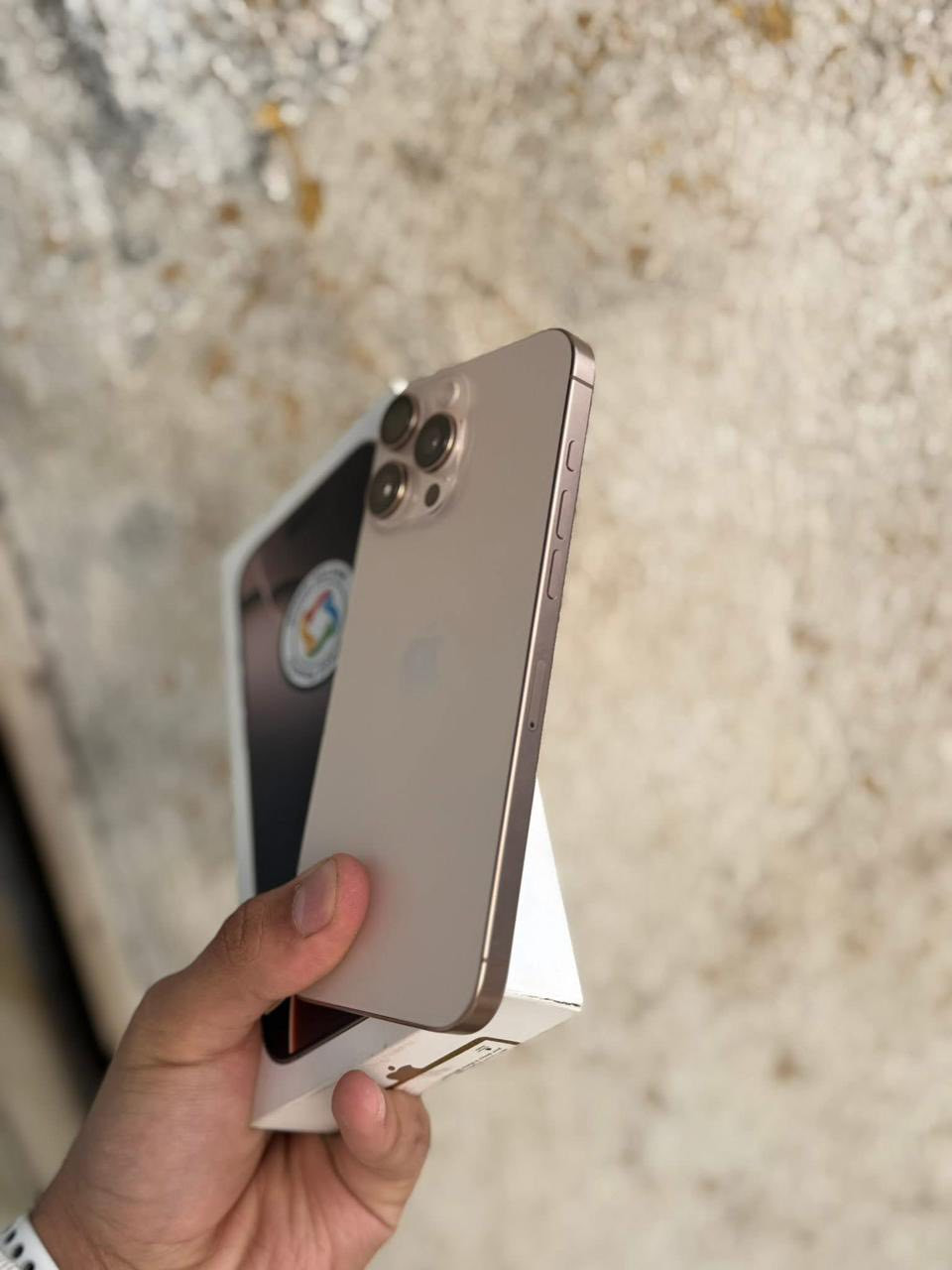 ايفون 16 برو ماكس
بطاريه 93
ذاكره 256
شرق اوسط AAA
نظافة 99‎%‎
***********
