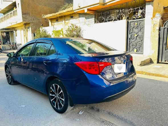 السلام عليكم 
سياره كورلا 2017  سياره بسمي   صفه seسياره مكفوله كفاله. ضررها بس دعاميه.  تخم تاير صدر مكينه  تبريد تدفئه. كله مكفول  وسياره نضيفه بمعنى الكلمة باقي الاستفسار على الرقم التالي. ***********
