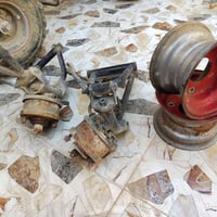 غراض دراجة رباعية للبيع ٠٧٨١٠٣٦٥٧٤٩