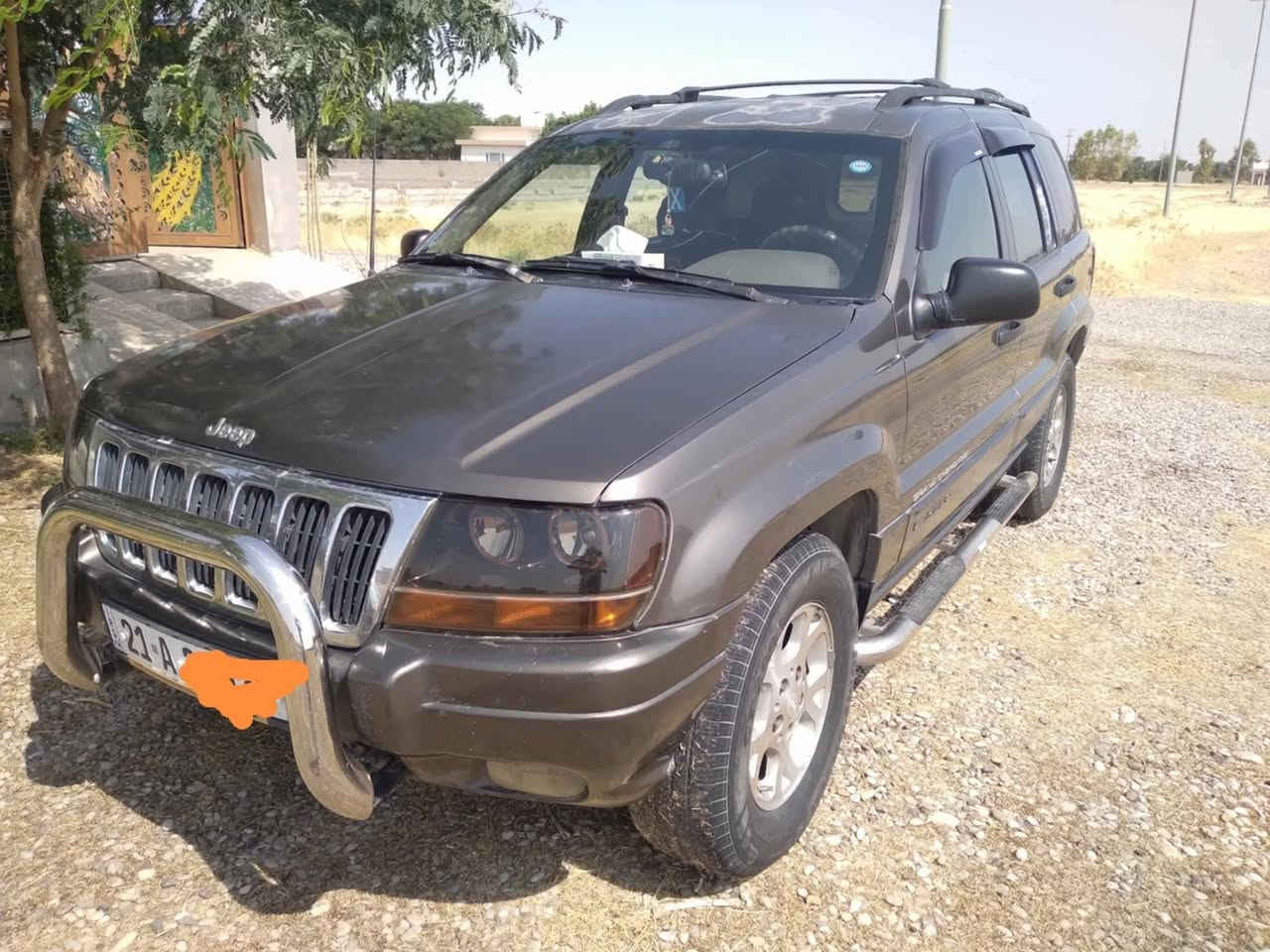 سلام عليكم جيب شيروكي موديل ٢٠٠٠ لون فيلي محرك ٦مرغوب كير ولوكير  محرك  سيارة بلادية ماملعوب بيها مابيه ضربة صبغ بس البونيد ابسبب الجراد وترايش البوب  كهربائيات كلها شغاله سنوية الحد 2027 هزة جديد بسمي  كشنات كهرباء تبريد شغال مراوس عادي حسب القناعة ***********
