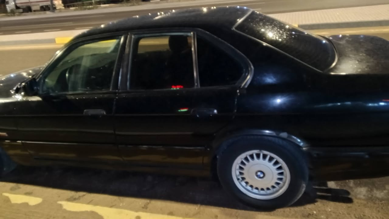 بيام حجم535 رقم سليمانيه وراعيها شرطي السياره كفاله من الضربه مكينه وكير جدد اوتوماتيك 35مفتوح حداده جديده طخم تاير كهربائيات كلها شغاله مراوس أو بيع السعر48وبيها مجال الرقم الهاتف***********
