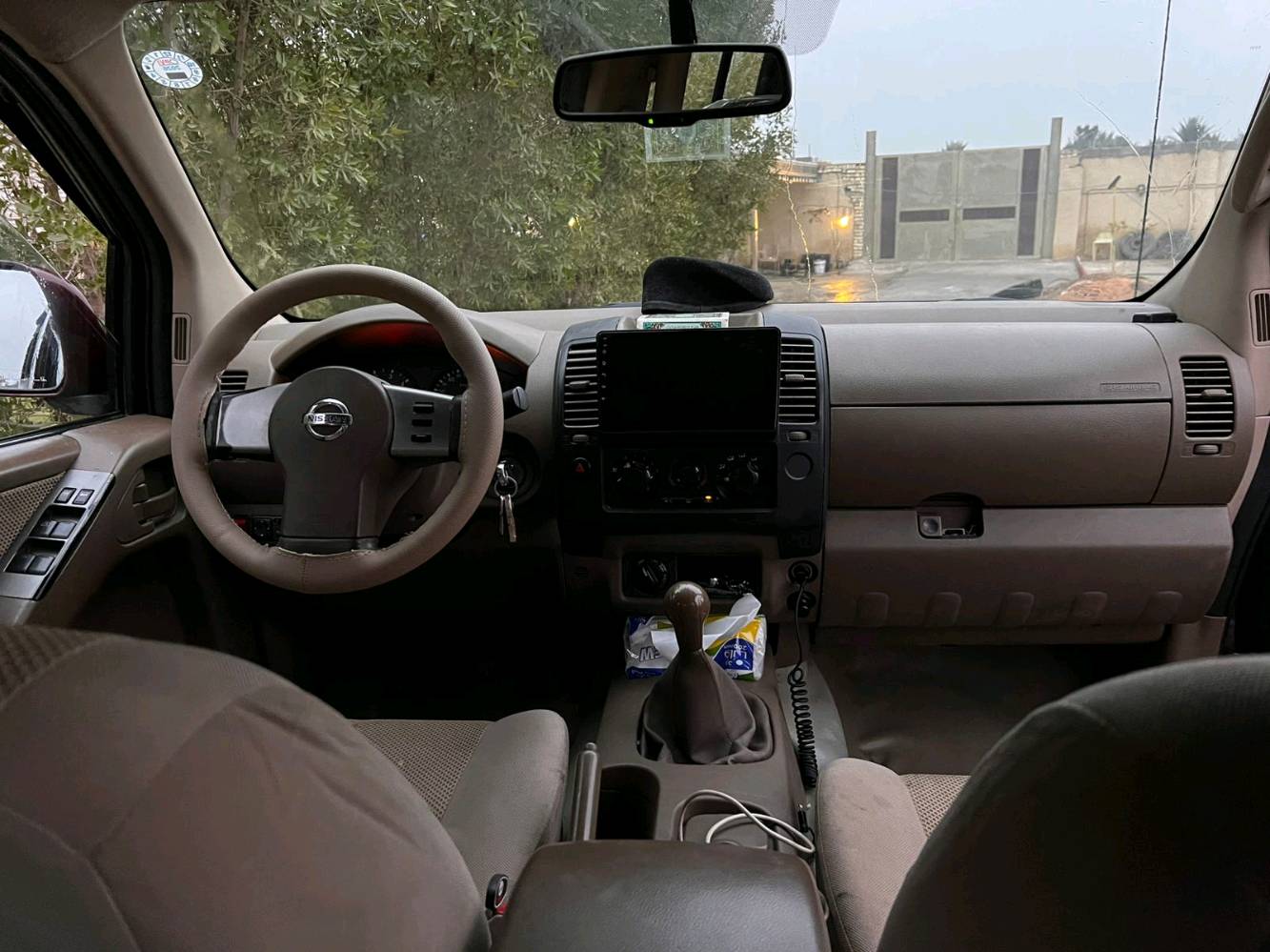 السلام عليكم نيسان نافارا ديزل كاز مكفوله موديل 2013بأسمي رقم اربيل الدولي 4x4 نفخ تبريد ثلج تخم تاير صدرهه جديد لون الداخل عسلي شاشه كامره خلفيه السيارة جاهزه للأستفسار ***********