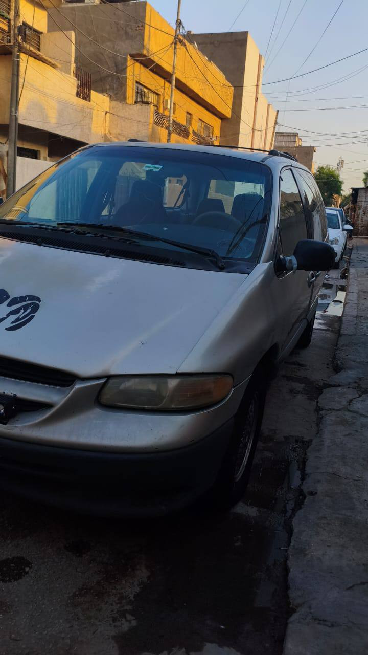 سلام عليكم دوج كرفان موديل 2000 رقم ***********
