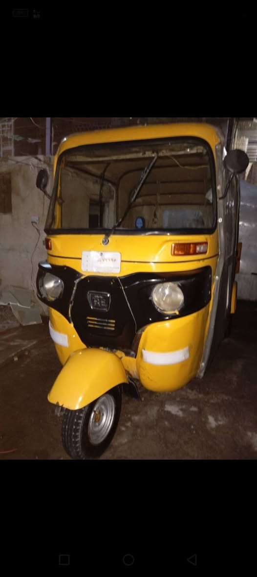 سلام عليكم تكتك للبيع موديل 19نازله ب20 تكتك مال حلال متعوب عليه باتري تايرات دوشمه جادر  كلجات كور كله جديد معمر جديد المحرك متعوب عليه فول نظافه  الصبغ بلادي  مال شركه بس دواسات وضربه بلغد معمره تكتك سنويه باسمي ورقم عربي طالع ....
تكتك معروضة ب5و700 
اتصل عل رقمي ***********
