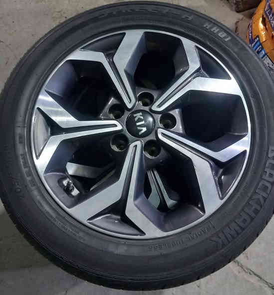 السلام عليكم...تخم ويل كب 16 اصلي (فورتي سيراتو ) + 4 اطارات 205/55/16..... 280 الف 
العنوان:بغداد الجديده
للاتصال:*********** واتساب
