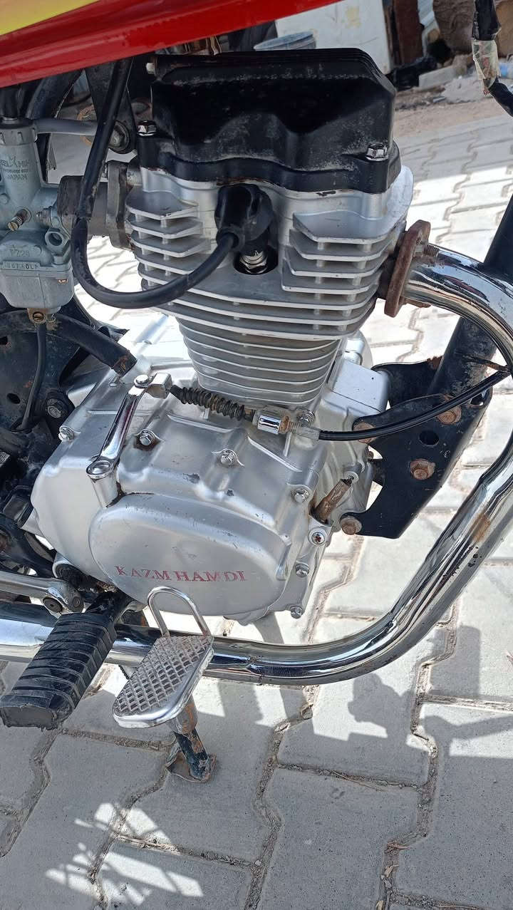 سلام عليكم دراجه رشه صلي البيع مديل 21مكفوله المكينه وشاصي مكاني كوت الكريميه *********** هاذه رقم الهاتف
