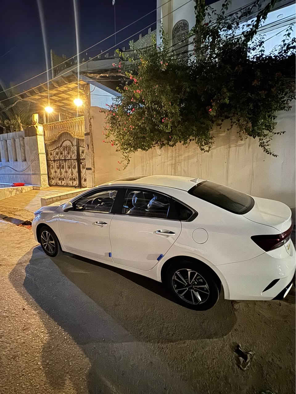 ‎2024 كيا k3

‎⭕️خليجي 

🚗 مواصفاتVIP (فل خليجي)

‎✔️ مكفوله

‎✨ المواصفات:

‎ • فتحة سقف

‎ • بصمة تشغيل ودخول ذكي + نظام ترحيب

‎ • لايت أمامي 4 عدسات LED مع استدارة

‎ • بك لايت LED

‎ • كشافات ضباب ليزر

‎ • كشافات نهارية / بلاجكتورات

‎ • نظام تبريد قطعتين

‎ • أريل نافغيشن

‎ • شاشة لمس / نظام مناخ منفصل

‎ • شحن لاسلكي

‎ • كروز كنترو 
‎ •رادار امامي
 •يدات نيكل

‎ • شاشـة / Apple CarPlay / كامـرة
‎ • ويل كب 17 
‎ • عداد ديجيتال رقمي

‎ • حساسات إطارات

‎ • مرايات إشارات / مري شفط

‎ • نظام مانع انزلاق ABS

‎ • محرك:8/نوزل/1500 

‎ •كشنات جلد كهرباء
‎ •نظام تلطيف جو وتبريد مقاعد
 
المكان نجف 
رقم الهاتف : ***********

سيارة ماشي 21 الف بعدها جديدة النجف, العراق
