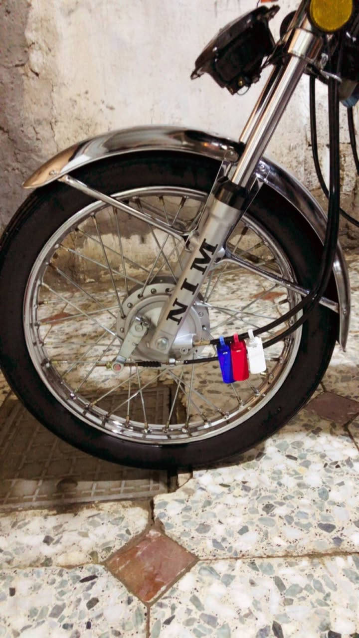 سلام عليكم هاي دراجه ايراني نامه للبيع السعر ب٦٥٠ وبيهه مجال العنوان بغداد البلديات الشراي يتصل وبخدمته ***********
