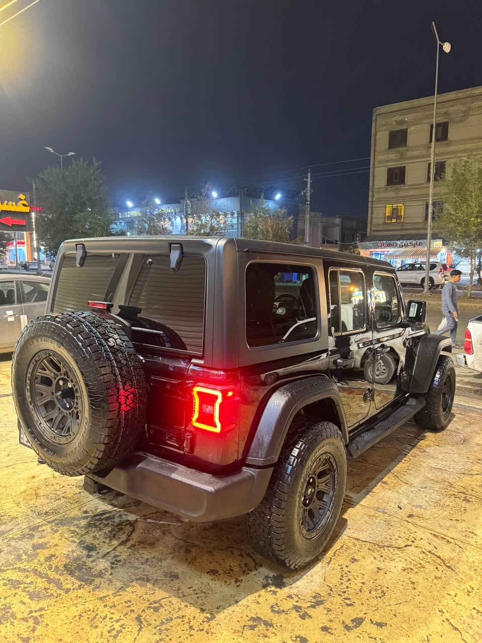 جيب رانكلر موديل 2024
مواصفات سبورت اربع سلندر
ماشية 36 الف كيلومتر فقط 
سيارة واحد جاملغ خلفي صبغ 
بدون ارباك رقم اربيل باسمي 
كير محرك تحویل بشرط 

سعر 315$ و مجال

جیپ ڕەنگلەر مۆدێل 2024
مواسەفات سپۆرت چوار پستن 
٣٦ هەزار کیلومەتر ڕۆشتووە 
یەک چاملغی پشتی بۆیاغە 
بێ ئیرباگ رەقەم هەولیرە بەناوی خۆمە 
گیر مەکینە تحویل بەشەرت 
  
واتساب 
*********** أربيل, العراق
