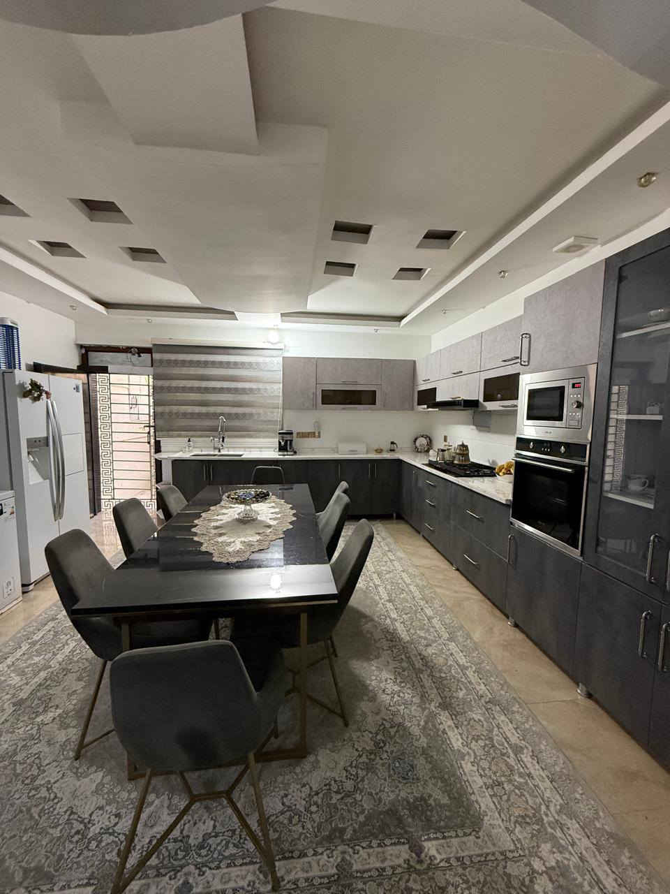 #بيت #طابقين

للبيع في مجمع المهندسين شروق

5 غرف نوم....

 صاله _ استقبال _
اي استفسار الاتصال على
***********
***********
#اربيل
#الجميع
#عقارات
#العراق_بغداد_سامراء_تكريت_البصره_النجف
#اندازياران
#مجمع
#شراء
#اجار
