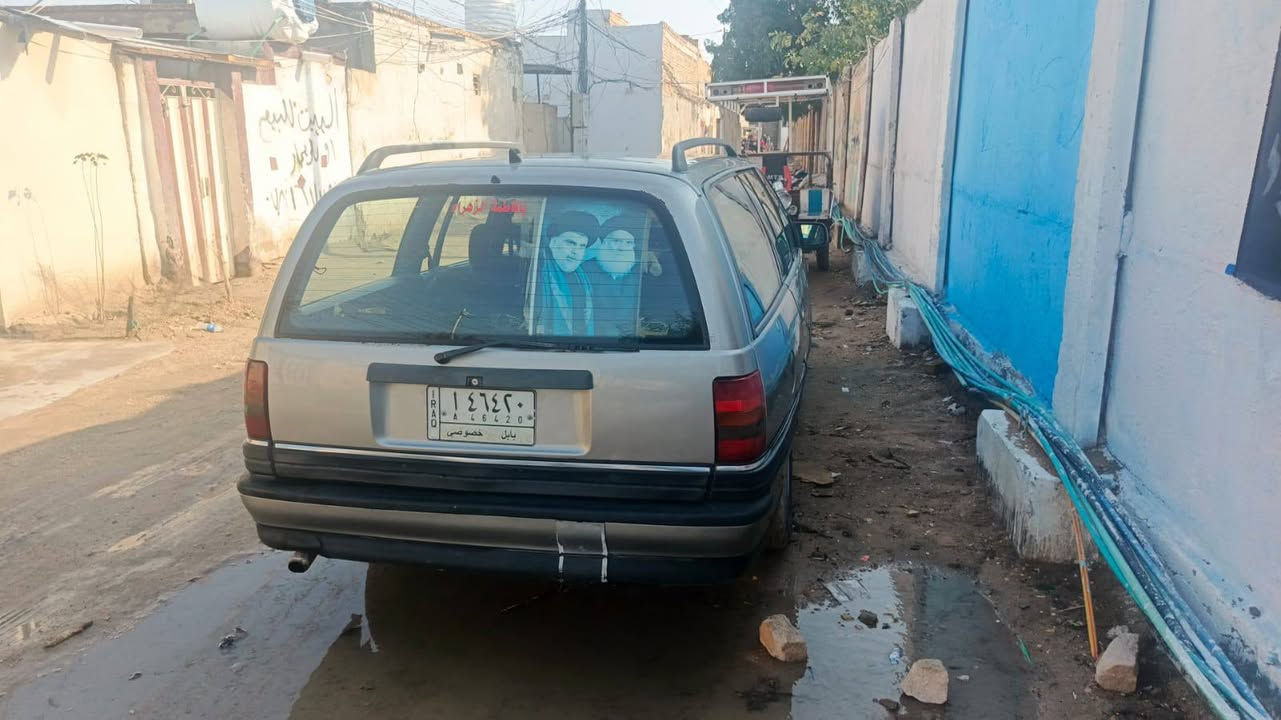 السلام عليكم 
اوبل ستيشن مكفوله 
تخم تاير جديد 
ومكينه وكير جدد
 كهربائيات كامله
 سنويه صاقطه 2018
راعيه يريد مداور
المكان النجف حي رحمه 
راعي سياره حسن العراقي 
*********** 
السعر 33 وبيه مجال
