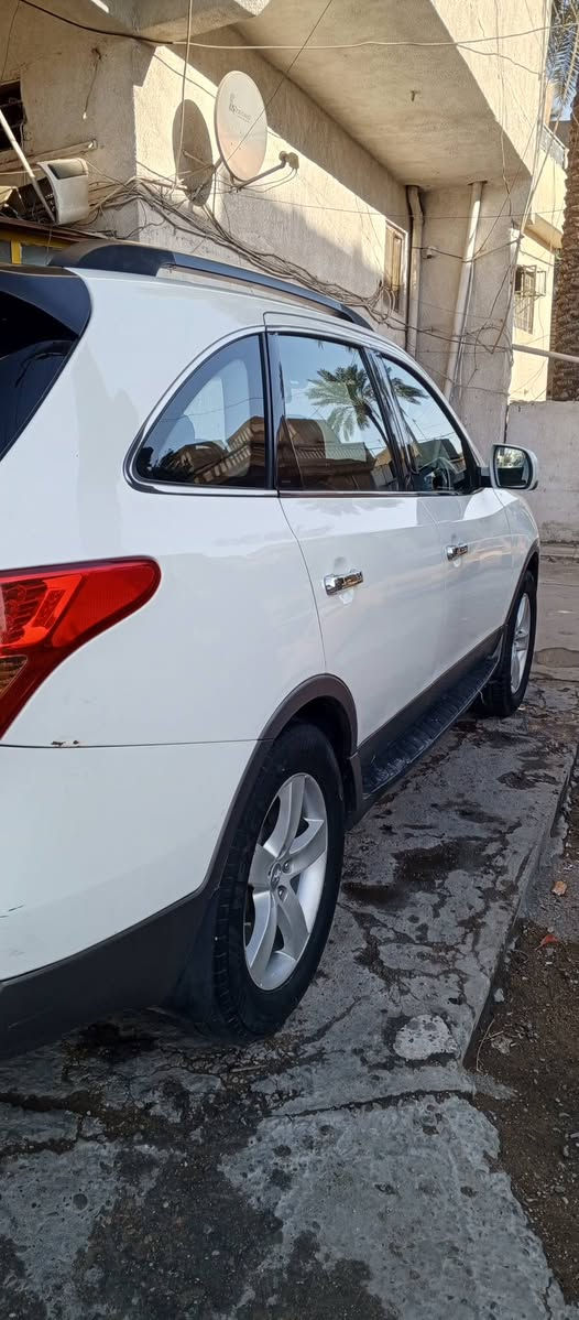 السلام عليكم للبيع هوندا فيريكوز خليجي سياره مقفوله فول مواصفات فتحه بصمه ابواب خزن ميموري ككشنات كهربائي سبعه راكب حساسات خلفيه موديل 2010 وباسمي السياره تحويل مباشر السعر 130وبيهه مجال *********** ابو حسين
