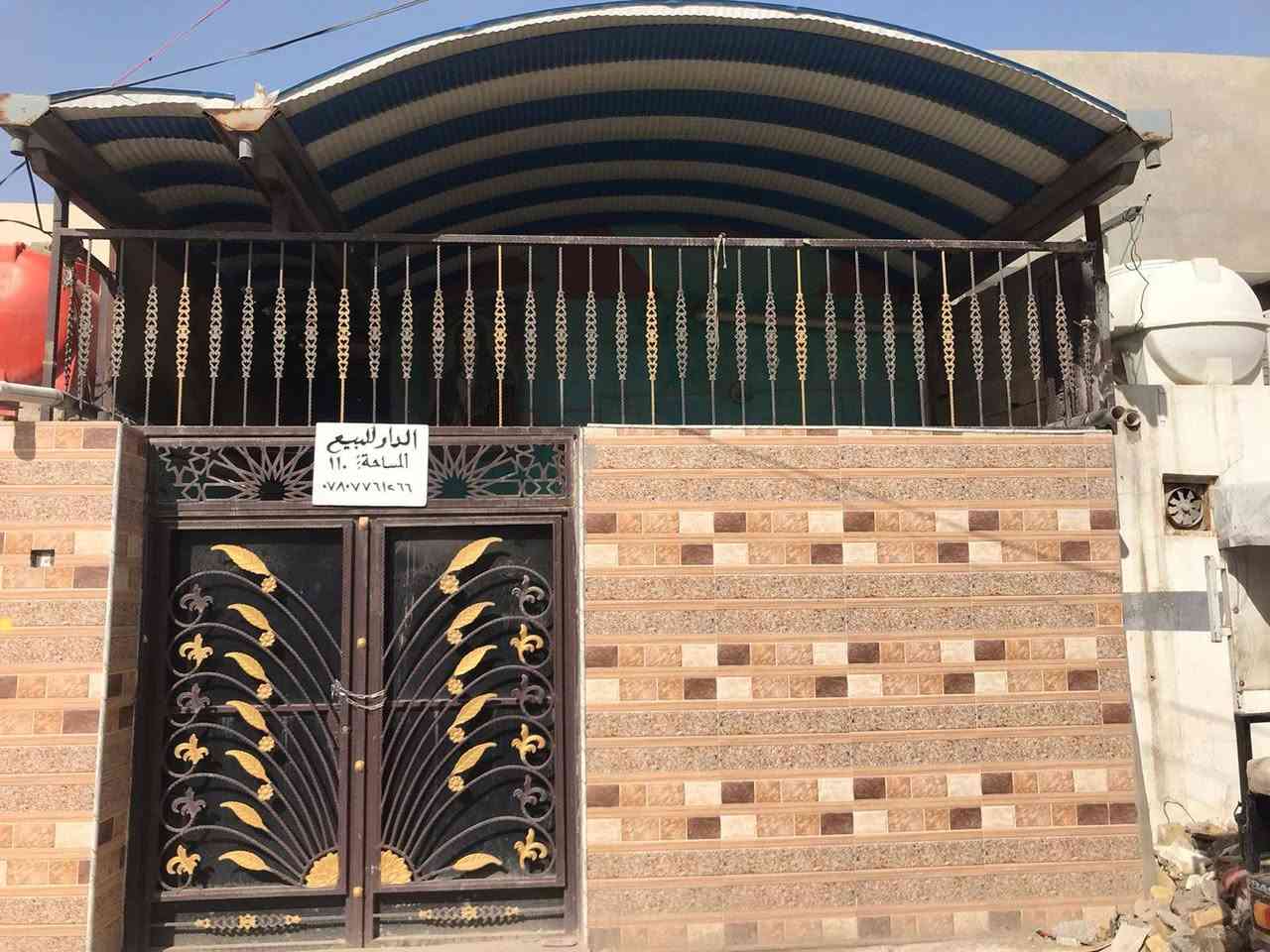 للبيع مكانه مقابيل باب الخروج مال المطار مساحه ١١٠ متر فارغ حالين ٣٥ وبي مجال اي استفسار على الرقم الموجود ***********
