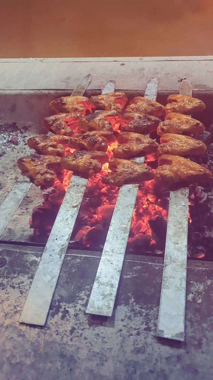 السلام عليكم ورحمة الله وبركاته 
رمضان مبارك عليكم أحبتي
       اجنحه القلعه 
اجنحه شوي ع تمن
اجنحه شوي
أيضا اجنحه كيلوات شوي و اجنحه متبله
صاج لحم صاج دجاج
بركر و فنكر ببسي وعصائر
(متواجدين طيلت ايام رمضان 
من بعد الفطار إلى اذان الصبح)
العنوان ع شط قرب فرع بيت مله رزوقي


**إذا كنت صاحب هذا الإعلان وتريد حذفه لأي سبب، رجاءا أرسل رسالة إلى الدعم الفني**