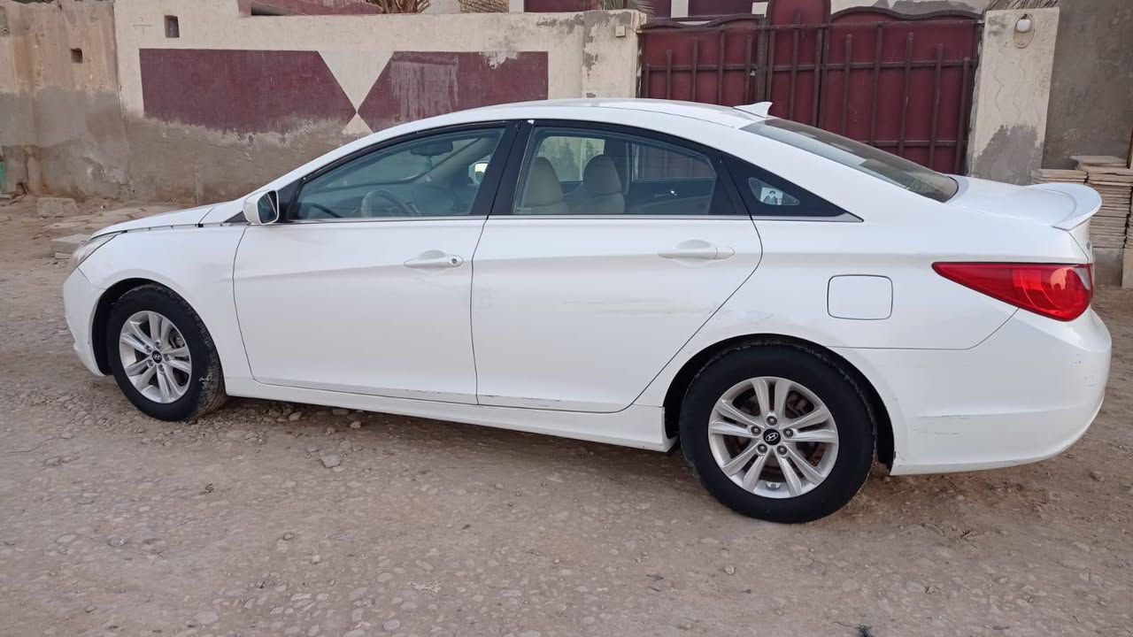 سوناتا موديل 2013 وارد امريكي ضررهه الجاملغ الخلفي بدون دواخل مكينه 2400رقم نجف بسمي  مداور ثاني يوم السعر 115 وبيهه مجال للاستفسار الاتصال على الرقم *********** مكان السياره الديوانية قضاء عفك
