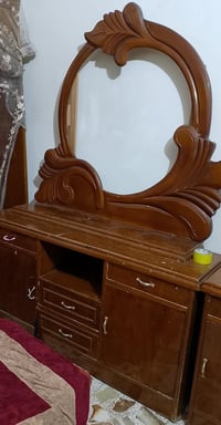 عفش مستعمل • غرف نوم • ميز تواليت