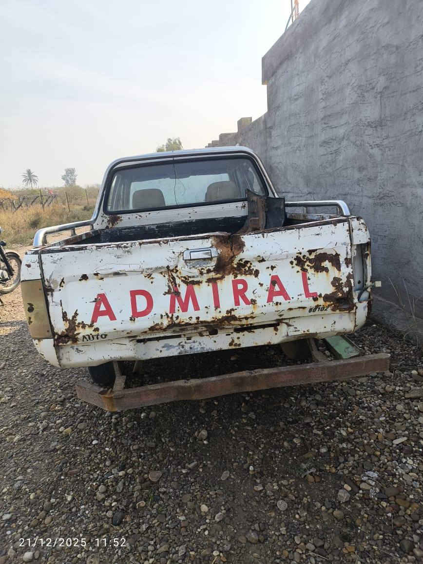 بسم الله الرحمن الرحيم / سيارة ادمرال صيني للبيع منفيس كامل أوراقه موجودة عندي داخله كمارك مدفوعة محرك يحتاج تجفيت كشر شاصي تأيرات خير من الله مثل ماموضح بالصور غرفته حلوة سيارة مال بستان او بيت فقط تحتاج  رنكات او محرك نص طابوكة وانت بعد بكيفك دعامية جامات مالته القراض كلهن موجودات احنه فاتحينه اني ابعيك هذا المجود والسوك كلشي بيه والرزق على الله يعجبك تشتري اني حاضر للطيبين ميعجبك اعبر المنشور ورحم الله والديك للاستفسار الاتصال على الرقم *********** السعر ١٢ ورقه وبي مجال للتفاوض وشكرآ
