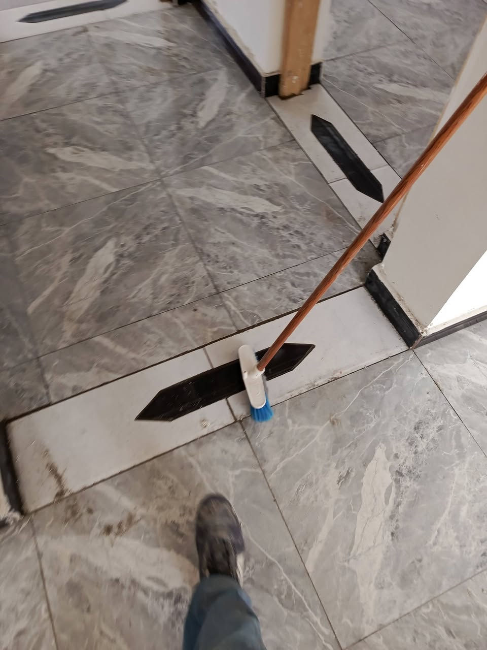 شغل انواع الارضيات كوت كادر خلفتين ***********
