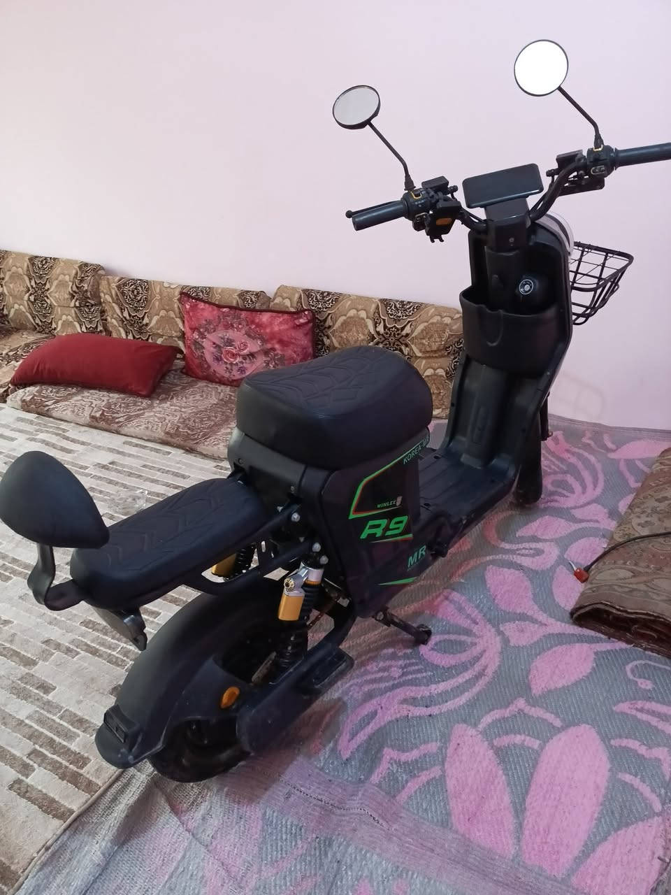 سلام عليكم  وين الي ايدولة دراجه حلوه ورخيصه  عندي هاي دراجة سرعتها109  6 بطاريت بيها طبك طافية دراجة صالي 4 تشهر من خذيتها وما ادري وايرات طابكة بيها  ابيها ع وضعيتها سعرها400 وبيها مجال مكاني البصره ابو الخصيب  هاذ رقمي فقط بي واتساب***********
