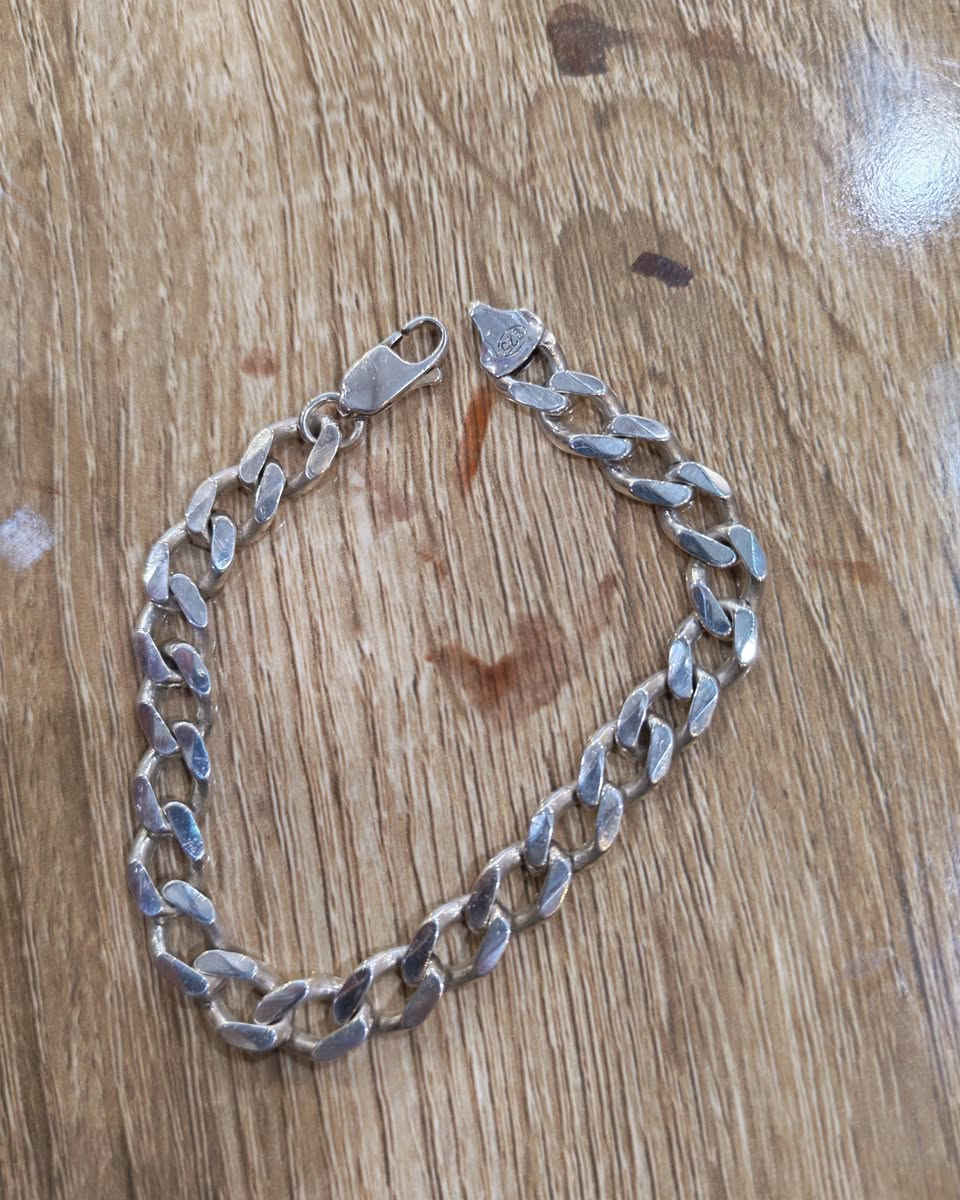 عقيق سمائي (علي مع الحق والحق مع علي) تناضري صياغة يدوية سوار ووزن 23ونص غرام 
*********** بغداد
