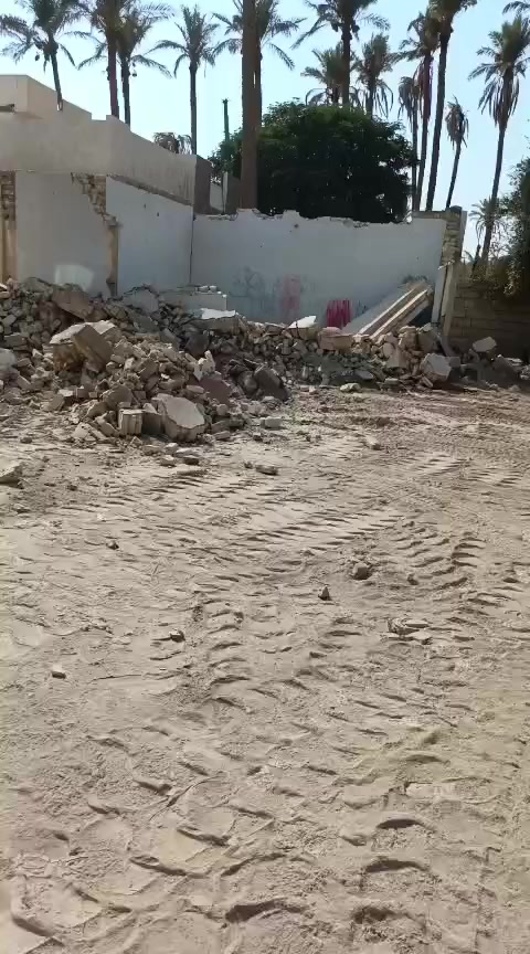 تفليش كافت المنازل والمحلات القديمه بمواده يعني ماخذ فلوس بس المواد واسويلهيا كاع وحدل وسبيس العنده الاتصال او مراسله واتساب ***********
