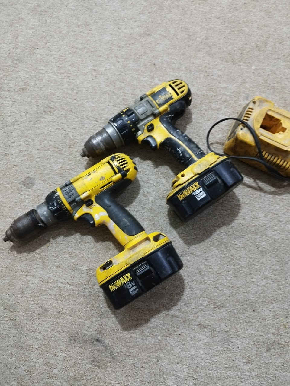 🔧 للبيع أدوات كهربائية مستعملة بحالة جيدة
1️⃣ دريل شحن عدد 2
الماركة: DEWALT
الفولت: 18V
يعمل على بطارية قابلة للشحن
مع بطاريات وشاحن
مناسب لحفر الخشب والحديد وفك وربط البراغي.
سعر الواحد ٤٠ ثنينهم ٧٥
2️⃣ منشار قطع حديد (كوسرة)
الماركة: KALTON
كهربائي يعمل على 220 فولت
يستخدم لقطع الحديد والأنابيب والزوايا المعدنية.
📌 الحالة: مستعملة ☑️وتعمل بشكل جيد.
💰 السعر: ١٠٠ بي مجال
📍حله/ جمعيه


**إذا كنت صاحب هذا الإعلان وتريد حذفه لأي سبب، رجاءا أرسل رسالة إلى الدعم الفني**