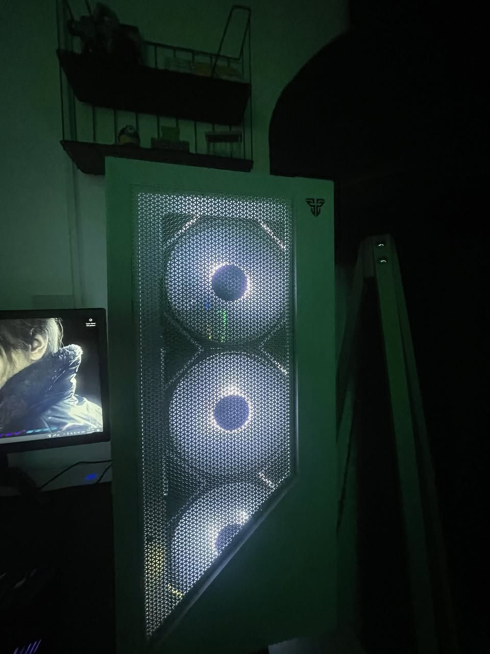 ا
سلام عليكم بي سي للبيع كامل مراوسه  او بيع 

موصفات معالج زيون E5 2630 يعادل جيل 10 i5

كرت شاشه gtx750 4 كيكه كرت متوسط تجي تشوف يشتغل العاب حرارته 65 على فار مارك 

رام 16 كيكه DDR4  3200 

مذر بورد x99 

باور سبلاي 500 واط 

هارد اسسدي 128

كيس جميل فقط جام مكسور  أشياء كيبورد ميكانيكي بلو سوج ماوس جيمنج سماعه   ماوس باد شاشه جيمنج 75 هرتز 

ميز ابيضّ و كرسي ابيضّ 

سعره 650 الف بي مجال مكاني كركوك حي العسكري


**إذا كنت صاحب هذا الإعلان وتريد حذفه لأي سبب، رجاءا أرسل رسالة إلى الدعم الفني**