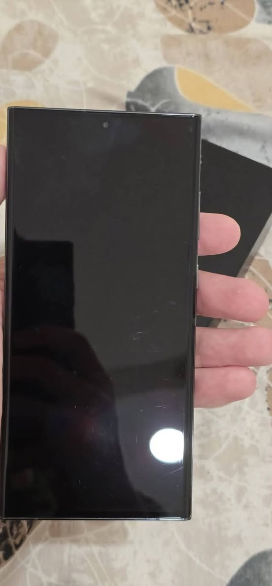 السلام عليكم الترا s23 جهاز نظيف ذاكره 256 جهاز مكفول من كلشي لون زيتوني  سعر ٧٧٠ تواصل ***********
