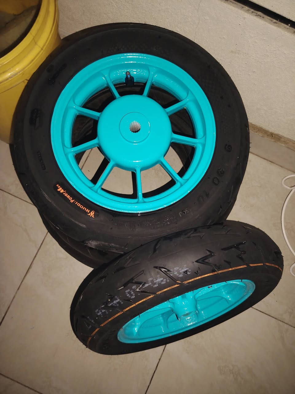 ويل ماكس اصلي.
وتايرات جلاتين
شراي يتصل ***********
