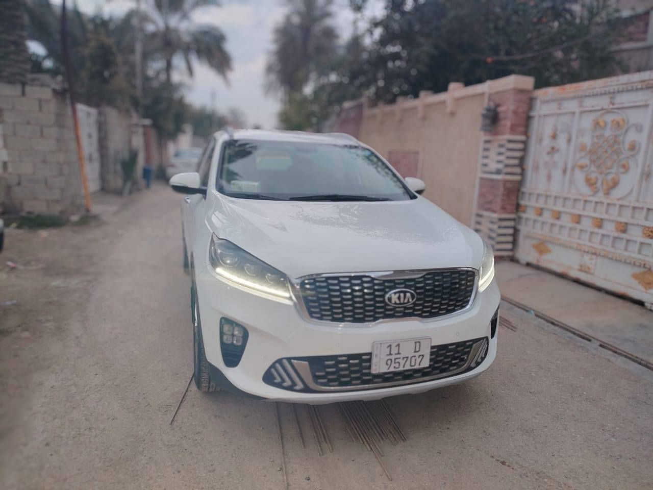 سورنتو موديل 2020 بغداد رقم انكليزي سنوية 2030 نصف فول
كراسي ٢ كهرباء صندوق كهرباء  
ماشية ٧٥ كم محرك 6v 
  ٧راكب   
محرك ٨ نمر 3500
مري شفط 
شاشه بلادي 
تحكم ستيرن
سايد بريك قدم 
حساس امامي خلفي 
كير ومحرك مكفولات 
 للاستفسار 

***********
