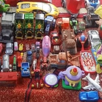 ملاعيب أطفال • ٦٥ قطعة • قفل