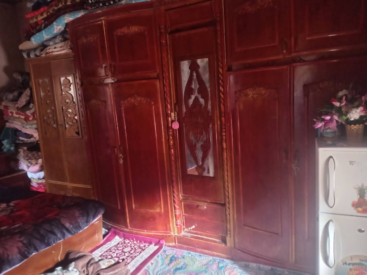 سلام عليكم غرفه لبيع سعر خاص او عل رقم ***********
