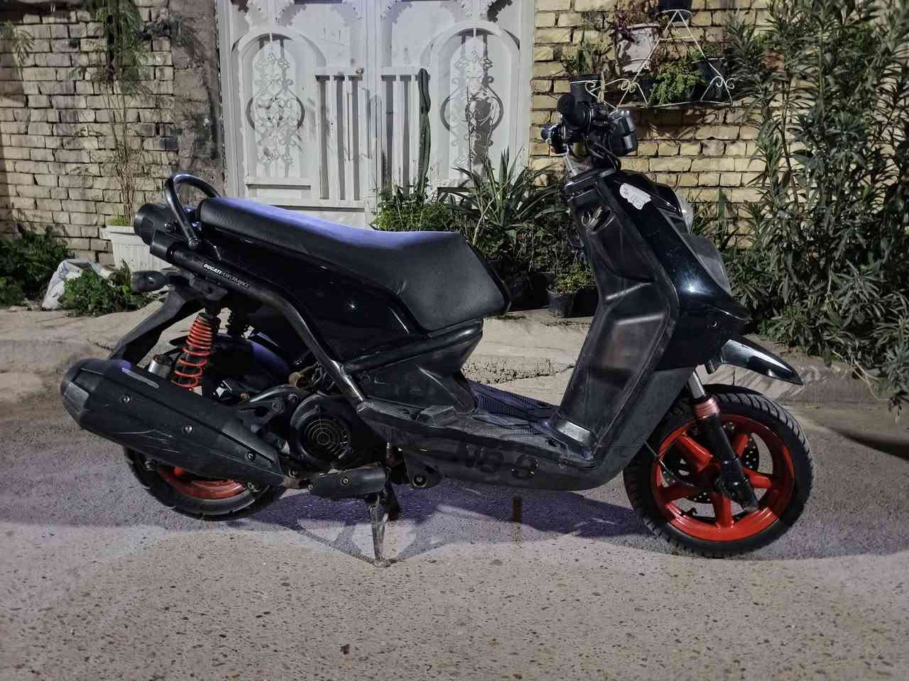 سكنس جبلي مديل 14
كل نقص ما بيه مثل ما موضح بل صوره اوراق كامله 
كلشي بيه شغال
قفل جنطه
قفل ستيرن
قفل جوزه
دبلات شغاله 
تايرات جديده
دهن جديد
عارضه 950 بيه مجال قليل
متواجد كل وقت ***********مكاني بغداد شعب
