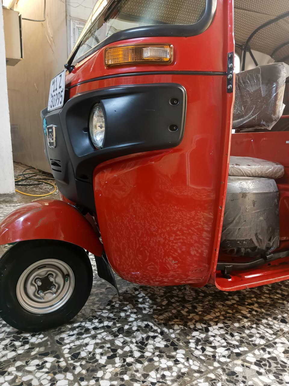 سلام عليكم تكتك البيع موديل 22شهر12اراقام نكليزي المكان بياع المعالف ***********
