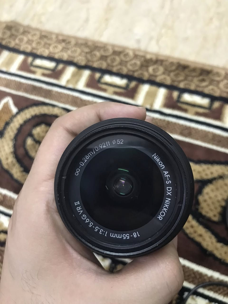 السلام عليكم كاميرا نيكون D5200 نظيفة 100% استعمال بيت قليل جداً مراية قلاب وعدسة البلادية مالتها vr18-55mm
الملحقات 
 بطاريتها البلادية + هود + شاحنة عدد 2 مع كيبل+ كيبل نقل بيانات + كفر كاميرا + كفر عدسة +  جنطة + سير 
السعر 350 مكاني بغداد اليرموك
 ماعندي توصيل 
***********
