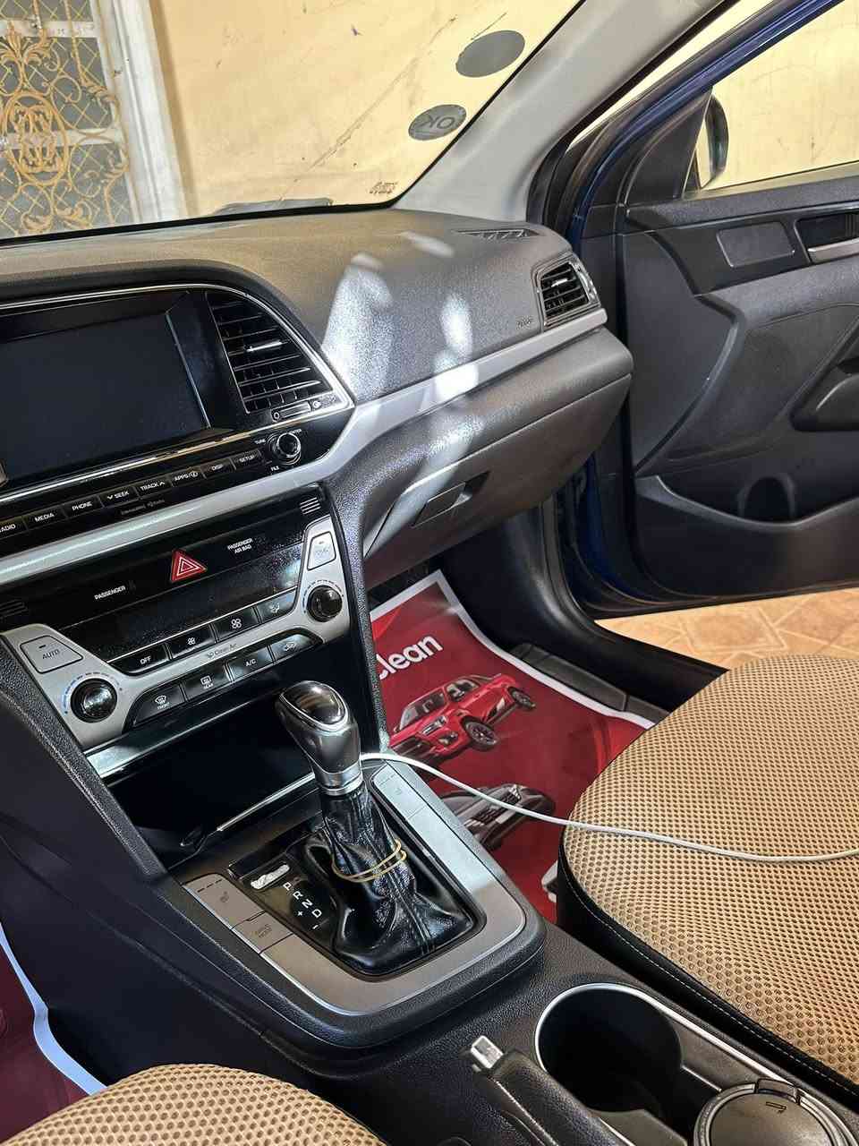 السلام عليكم
النترا 2017 امريكي فول مواصفات 1/1

محرك دوش 2000 مجفته تجفيت يخبل 

فتحة 

بصمة 

كشنات كهربائية 

فوول نظافة

رقم اربيل 
ماشية 85 ميل

الضرر جاملغ الامامي مبدل و نص البنيد مصبوغ 

العنوان : ابو غريب- السوق الشعبي (البيطرة)

السعر 128 وبيها مجال بسيط مال جيتكم 

رقم التليفون ***********
