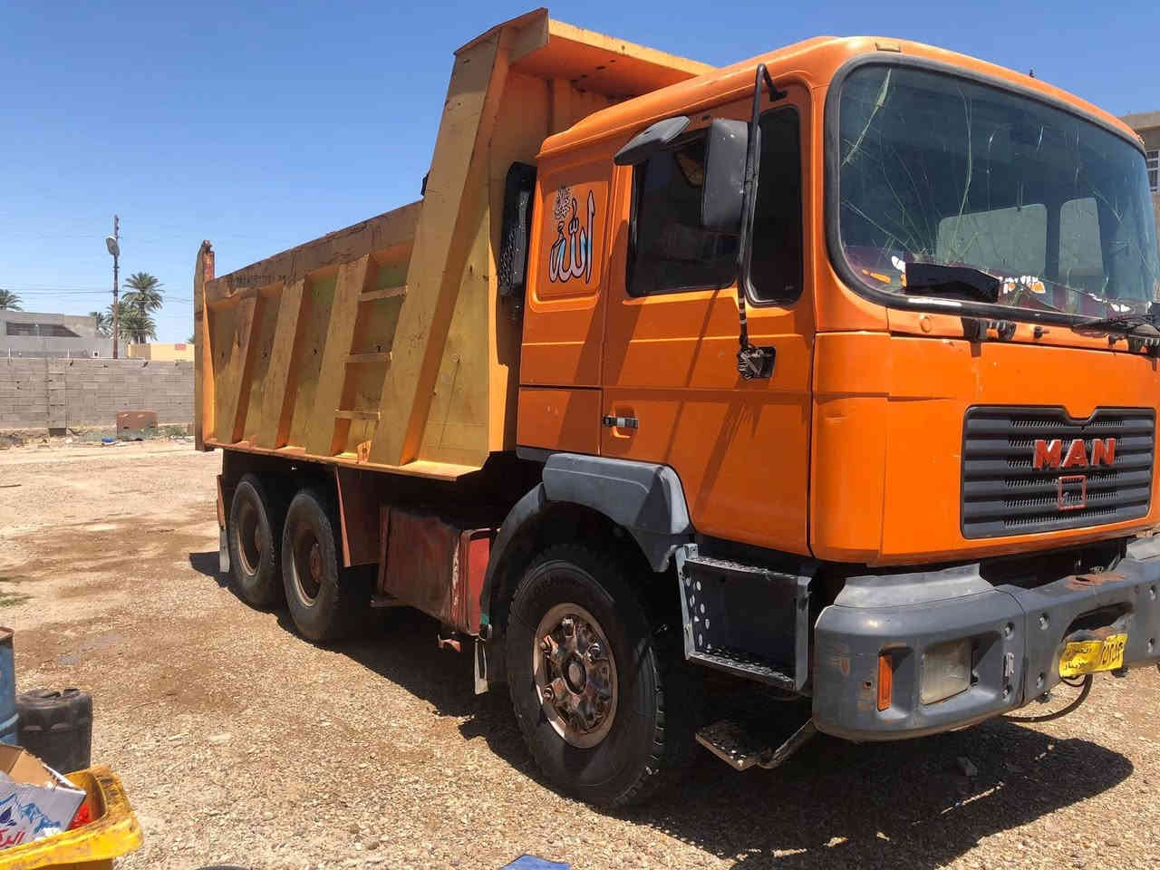 سلام عليكم مان للبيع موديل 79 محدثه قماره 2000 بدي تفصال جديد محرك البي 28 كير 111 مجموعه نص جي اف بولبرن جبير رقم انبار صدامي مسجله راس راعيها يحول ثاني يوم سياره بلادي طويله سعرها 135   مكانها رمادي سجاريه 
***********
