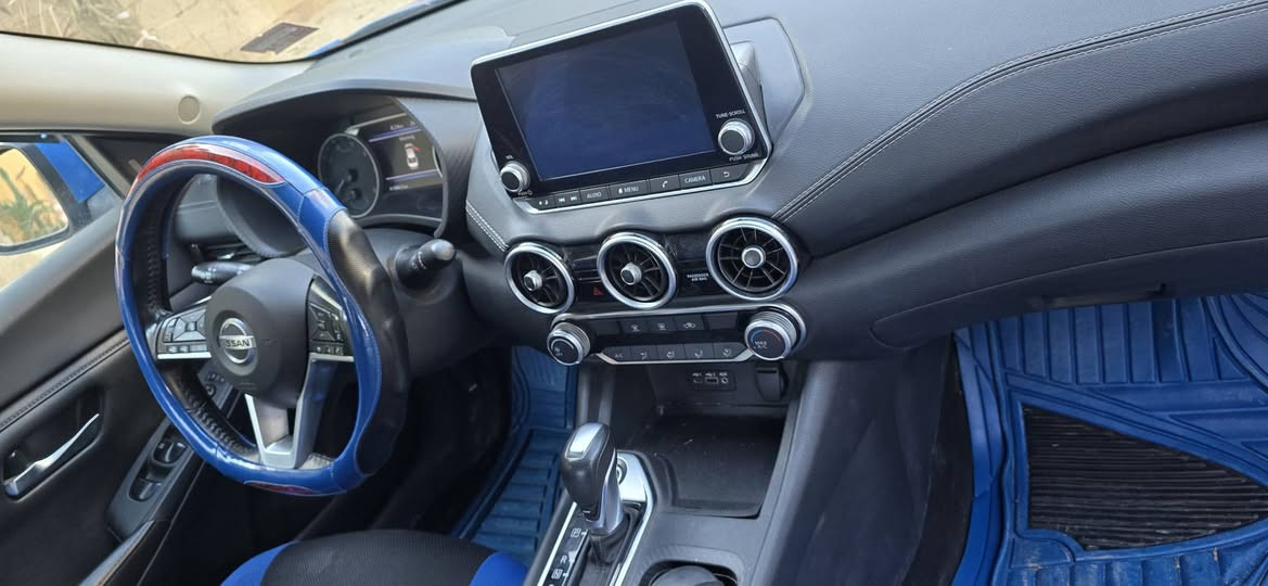 سنترا موديل ٢٠٢٢ السيارة نص فول  محرك ٢٠٠٠ GDi السيارة خير من الله جواهة تايرات جديد صدر جيد بيهة حادث قطعتين قبق جنطة وبنيد مدون دواخل ولا  ايرباك  كير ومكينه شرط لا عتة  لا صرف بل محرك  سعر السيارة ١٣٥ ورقة قابل للتفاوض اتصل ودلل *********** بعقوبة, ديالى
