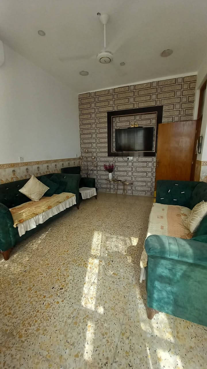 السلام عليكم للبيع بيت زراعي 100 متر 5×20 كامل طابقين يحتوي ع ثلاث غرف نوم السعر 110 العنوان العبيدي الرئاسة شارع عشرين شارع ام البنين ***********
