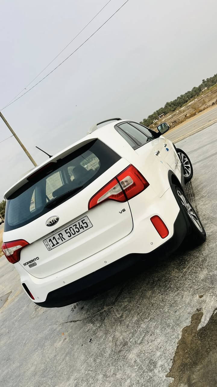 السعر 188 قابل للتفاوض اقرأ التفاصيل واتصل وبيك خير *********** المكان بابل
كيا سورنتو 2014 كويتي 
 واحد عل واحد
كفاله عامه من التبديل والصبغ
رقم بغداد الجديد 
تحويل مباشر بسمي
مواصفات 
🔥🔥🔥
شاشه بلاديه 
شاشه ترحيب  اريل نفكيشن
يدات نيكل بلادي 
منظومه زنون بلادية 
لدات امامي خلفي علامه سورنتو بالدوسه 
مري جانبيه شفط كهربائي 
كشنات  جلد ماروني
 بصمه تشغيل +بصمه ابواب 
أشاره ترحيب باليدات عند الاقتراب 
كشنات كهرباء عدد 2 
حساسات امامي وخلفي 
لايت زنون عدسه بلادي
انظمه قيادة 
حجم محرك 6سلندر
تحكم ستيرن 
كروز سرعه (تحكم سرعه بالستيرن) 
3قطع تبريد 
🔥🔥🔥🔥
سبعه راكب  صندوق بصمه
عدادالكتروني مو عادي
بانوراما مو حديد 
بردات خلفيه بلادي 
جام اتو +حاكيه بلوتوث 
ويل كروم بلادي 
فور ويل
🔥🔥🔥
السونار مرفق بلصور
السياره فقط مفتوح كازكت على ايدي
شغل درجه اولى+ ادامه كامله للمكينه 
غسل وتنظيف من رواسب الدهن
كير كفاله
