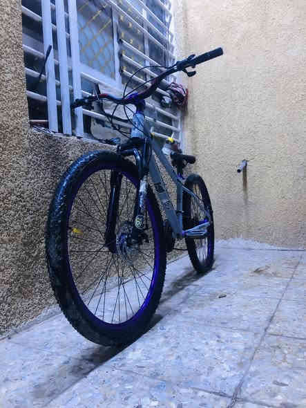 سلام عليكم بايسكل استعرضي وتعليك البيع بايسكل نضيف سعره 120 قفله مكاني بغداد خلف مرور الرستميه رقمي ***********
