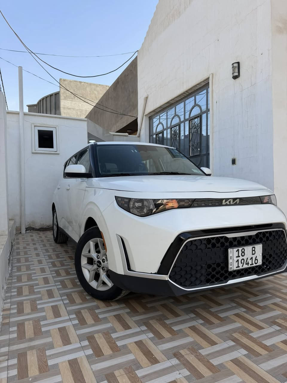 السلام عليكم
كيا صول موديل 23 
ماشيه 36 جديده جدا 
مكينة 2000 دوش 
السعر 158 وبيها مجال 
حادثها  جاملغ وبنيد 
مواصفات 
كامرا 
شاشة لمس كاربلاي 
رادار امامي 
رادار خلفي 
رادارات جانبية بالمرايات الجانبية 
توقف تلقائي
تحديد مسار 
كروز سرعه 
اطفاء ذاتي بالازدحامات 
تحكم ستيرن حميع الاتجاهات 
ويل كب 
مكانه حله. 
هـ***********
