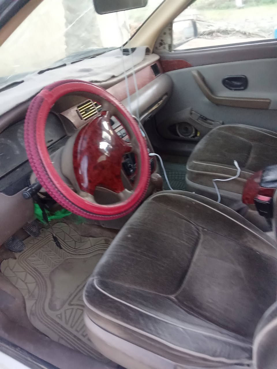 سلام عليكم سمند 10تحويل مكينه كير زينات حداديه وتايرات وكهربائيات ودشمه مال ملكه تبريد شغال وثلج مشط باور سياره جاهزه والكشر شوفت عينك السعر 25مكاني ديوانيه شاميه لتواصل***********
