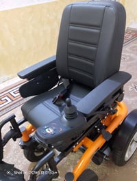 كرسي متحرك • مقاس صغير • قابل تفاوض