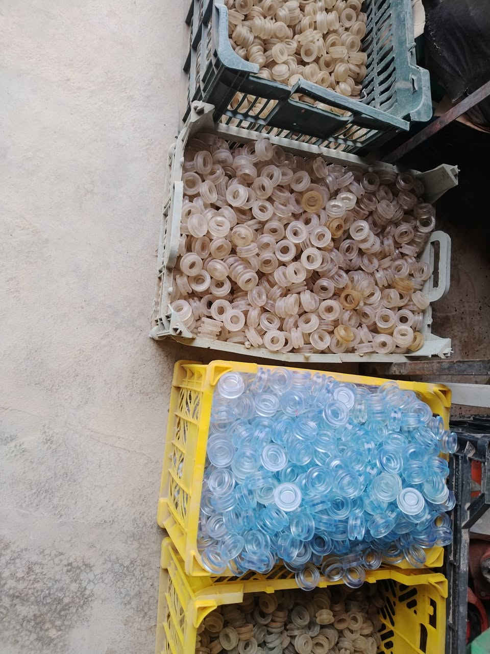 السلام عليكم ورحمة الله وبركاتة 

تم بحمد الله 
توفير صوندات تي تيب شريطي 

طول1000متر كل 10سم 4ثقوب كبير 
طول1500متر كل 10سم ثقب واحد دخل فلتر كل ثقب 
مع توفير جميع ملحقاتها بسعار مناسبه 

🔴العنوان مدخل العباسي الشلاله الشارع العام 

للاستفسار.    الاتصال ***********
