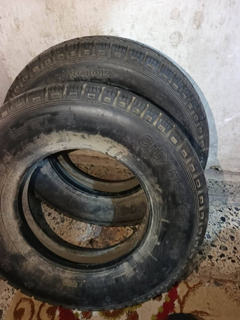 سلام عليكم تايرات للبيع مال كيه حمل مسكر 
اصلي صناعه كوري غير مستخدم بس متروكات 85 وبيهن مجال مكان بابل الحله ***********
