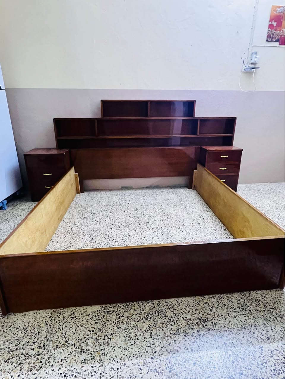غرفه نوم كاملا بس بدون قنصور التخت موجود مصبوغه او كاملا ادفع سعر موصل, نينوى


**إذا كنت صاحب هذا الإعلان وتريد حذفه لأي سبب، رجاءا أرسل رسالة إلى الدعم الفني**