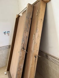 بابين خشب للبيع بعدهن نضيفات  السعر 175 الف  الرقم 07748639614