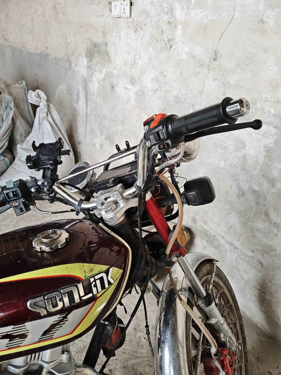 سلام عليكم دراجه للبيع موديل 25 محرك كير كرهبايت كلها شقاله كلشي ما ناقصه  مراوس ب جني 22 الستفسار واتساب ***********.اسعر 600الف وبي مجال قليل
