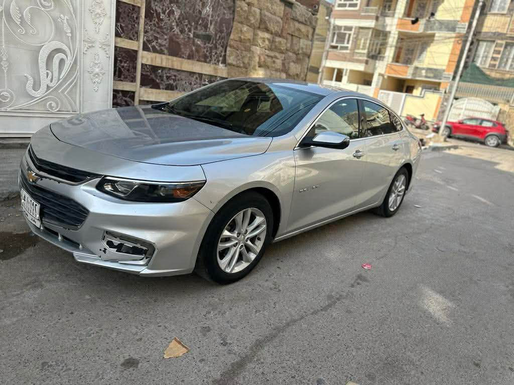 ماليبو ١٨ lt  
حادث طفيف موضح بالصور 
بيها طخات بسيطة بالبدي وشخوط ورصعات
ابيع حزام 
مكاني الكاظمية غير متواجد فيس
***********
سعر / ١١٠ وبيها مجال لشراي بغداد, العراق
